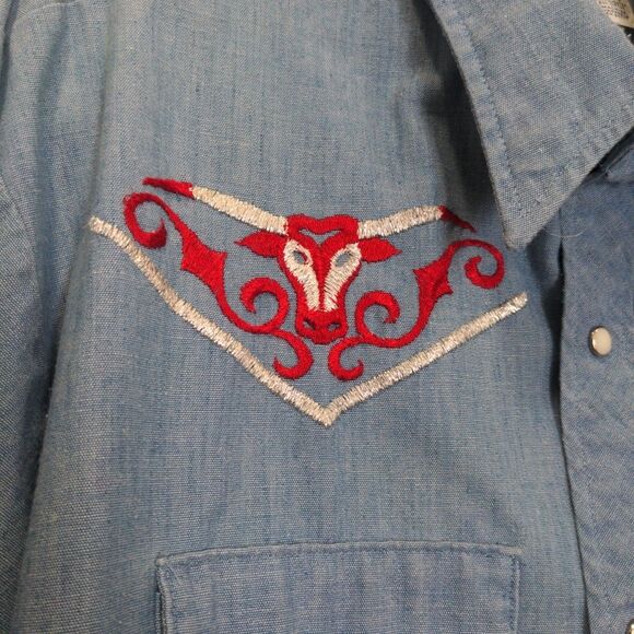 VTG Westerner Mens Denim Button Up LS Shirt Size XL Blue Embroidered Bull Rodeo - Picture 4 of 13